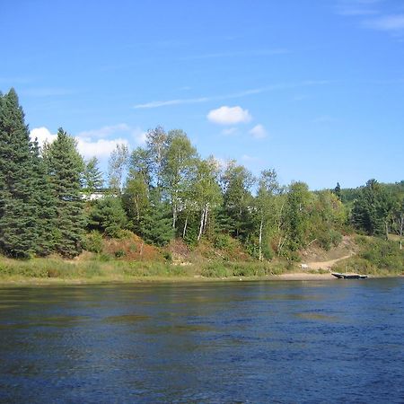 Chalet Au Bord Du St-Maurice ลาทูค ภายนอก รูปภาพ